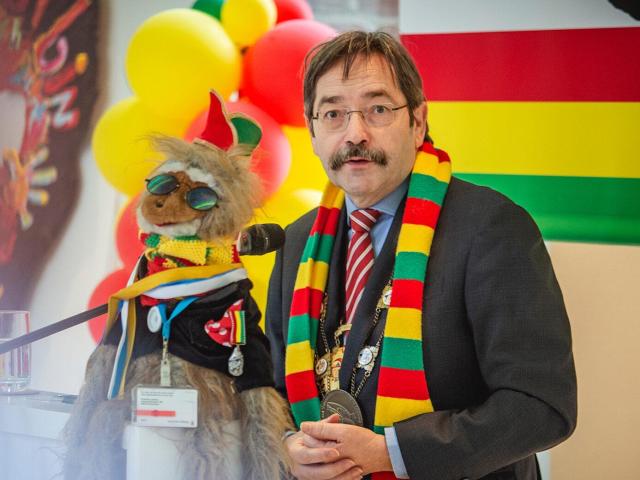 overdracht beschermheerschap Limburgse Carnaval 25 februari 2022